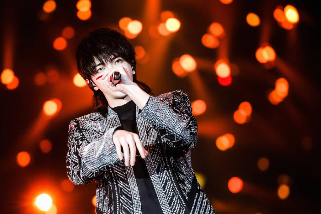 清醒|华晨宇深度访谈：特立独行，却也清醒而无畏