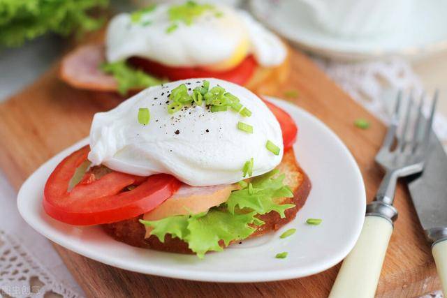 下锅|煮荷包蛋，不要再直接下锅了，记得多做2步，鸡蛋个个圆润完整