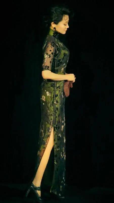 开衩|旗韵不只是历史的一抹印，旗袍非国服但却是中国服饰革命的赢家！