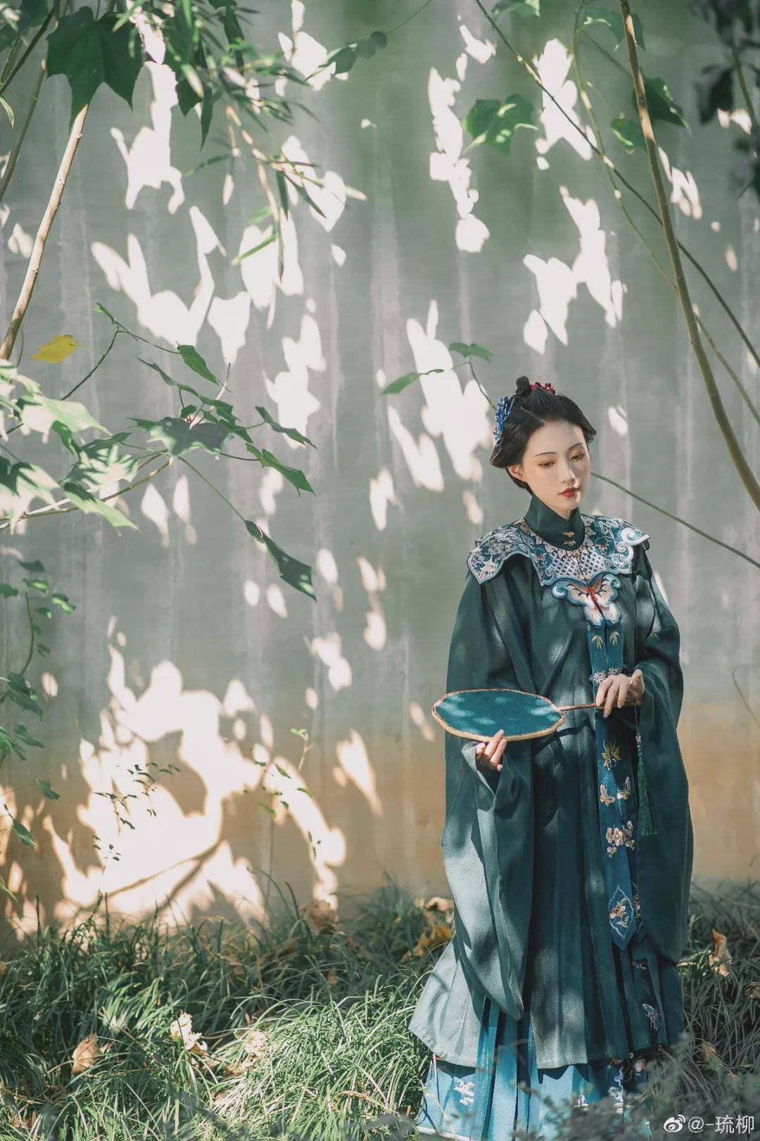 仙女|汉服小仙女：一别如斯，落尽梨花月又西