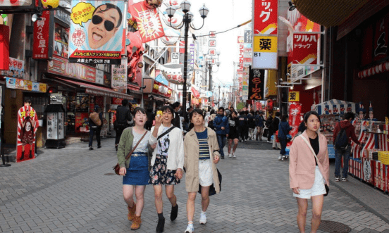 中国姑娘去日本旅游，三天就受不了回来，因日本人太爱“小”东西