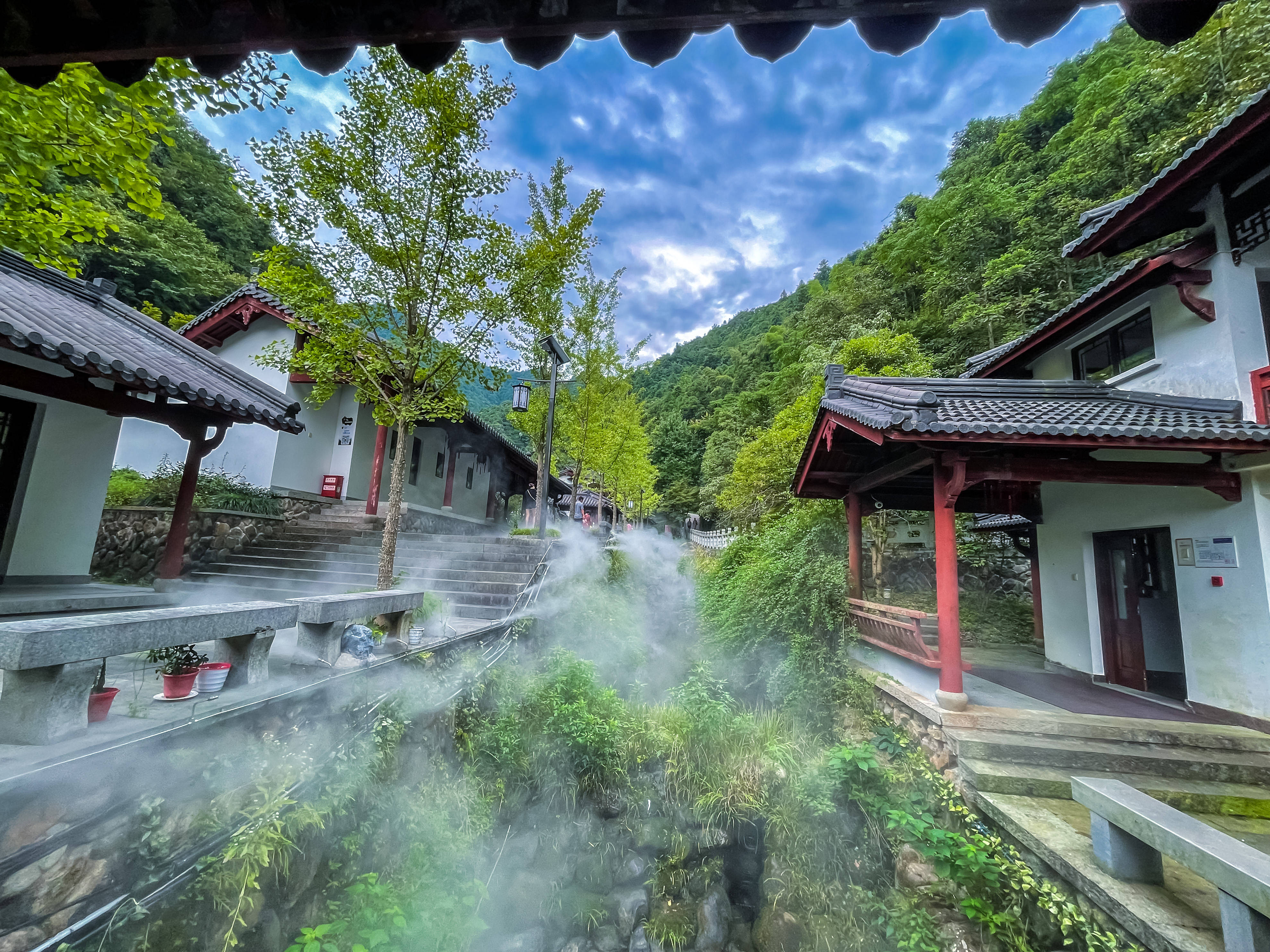 美景|旅游浙江天子地，体验世界最长玻璃漂流，还有天空之镜等各种美景