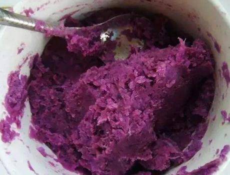 做法|最近双色花卷做法火了,一擀一卷造型美观,暄软白净简单好吃