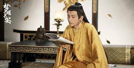 因为|芒果台坐不住了！一举打出“王炸组合剧”，肖战杨紫能否拯救收视