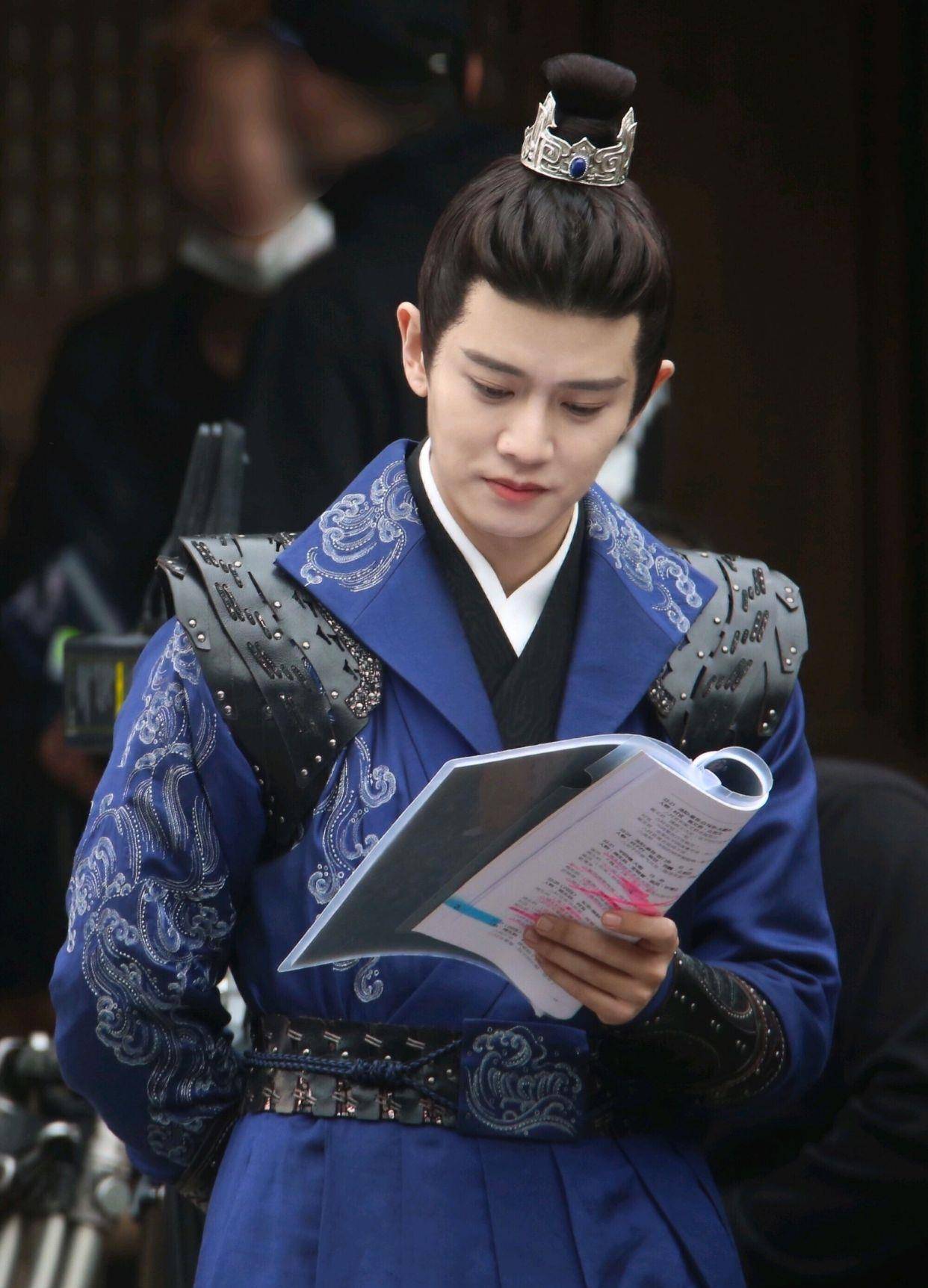 任国超|任嘉伦厉害了，八月11个平台都在播他的剧，这是实火的节奏