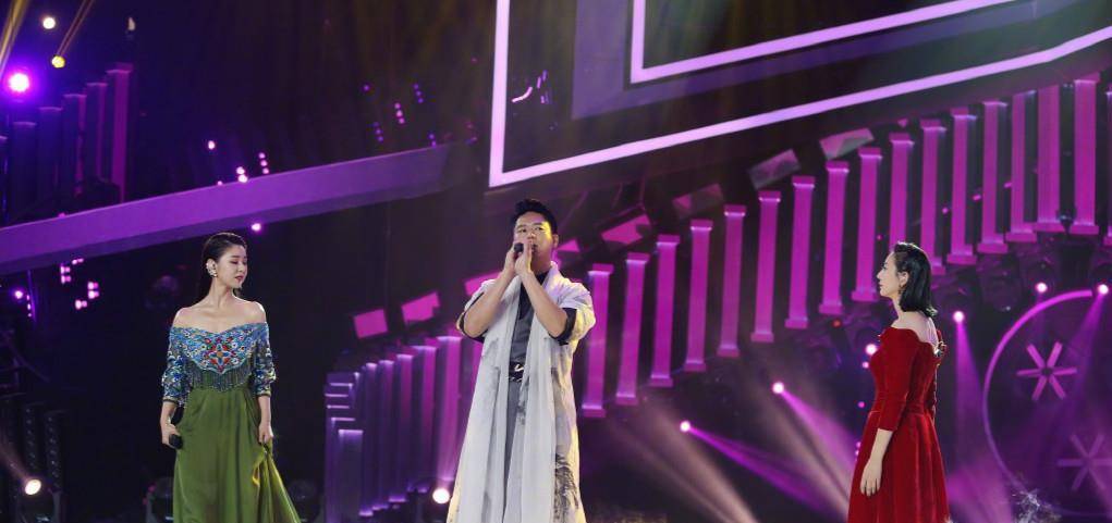 歌王|《跨界歌王》郑恺淘汰李小萌，胜之不武，而且丢掉舞台最好颜值