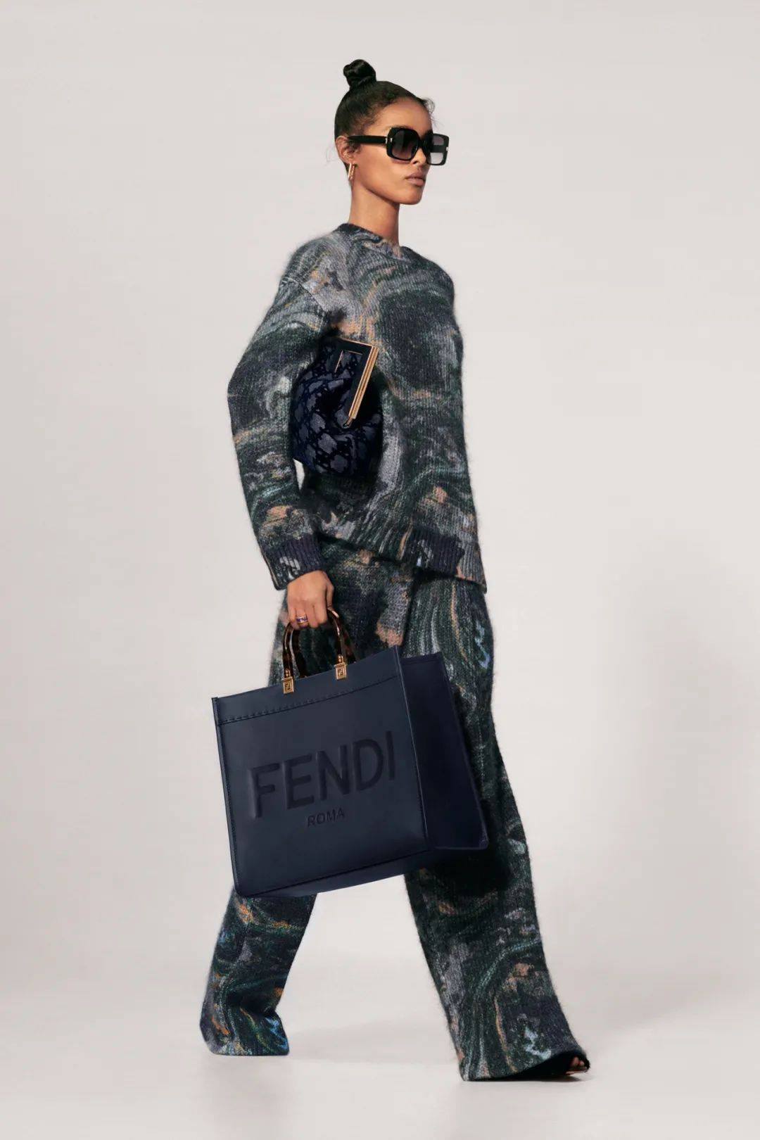 棕色|“实用派”的芬迪,你喜欢吗?FENDI2022度假系列