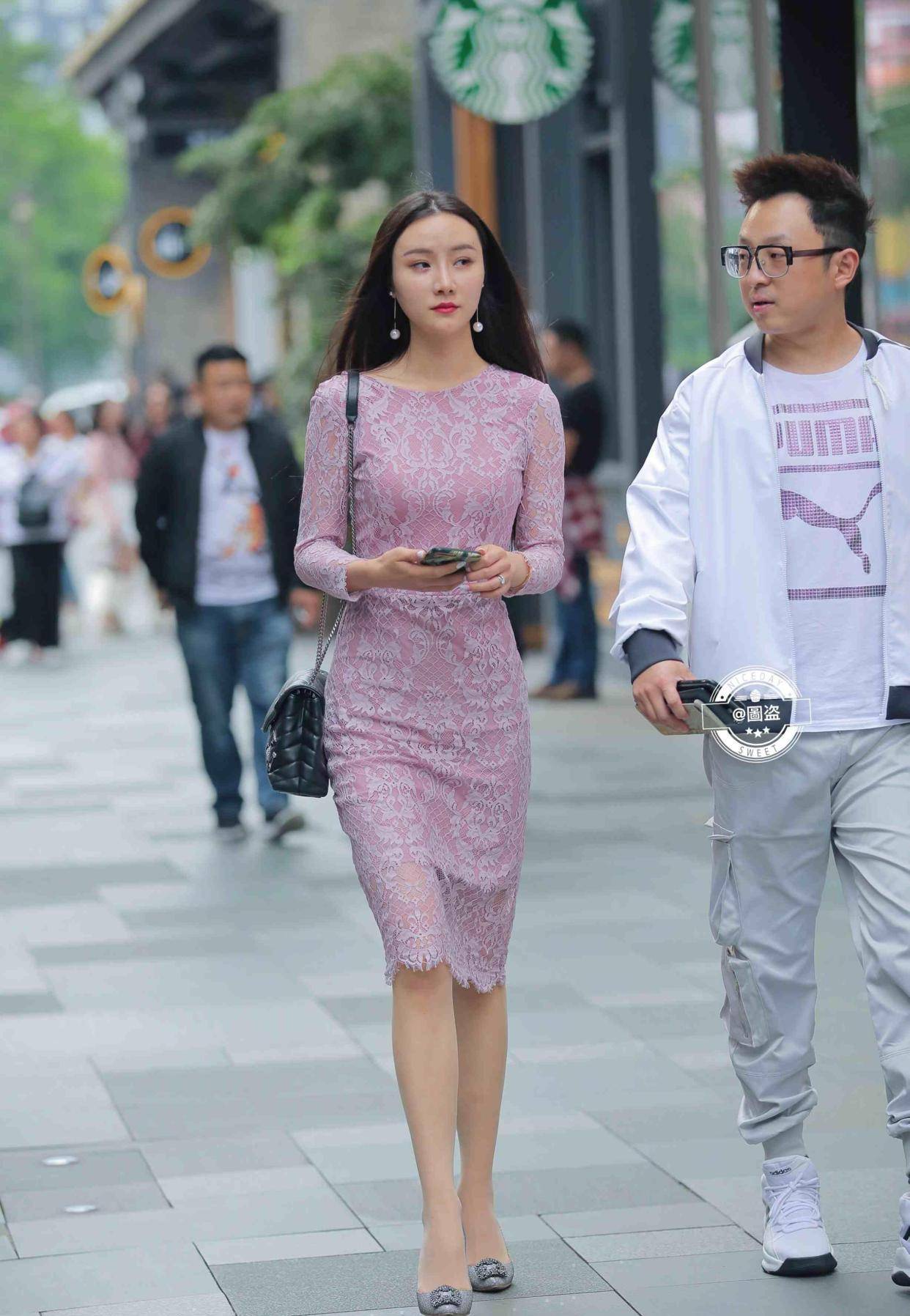 显高|身材修长的连衣裙美女，提升气质和身形美，会更经典