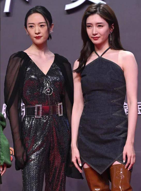 黑色|鹅厂发布会女星生图，baby动人，热巴跟精修无差别，乔欣不敢认