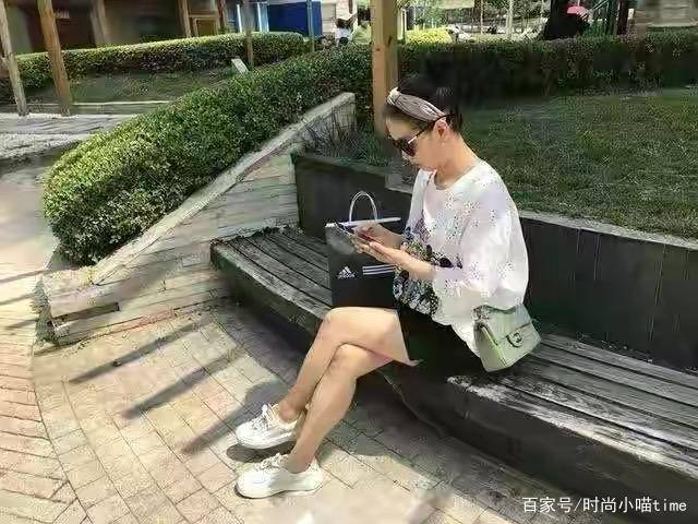 身材|57岁青岛姥姥火了！身材纤细，时尚带娃两不误，出门被错认为宝妈