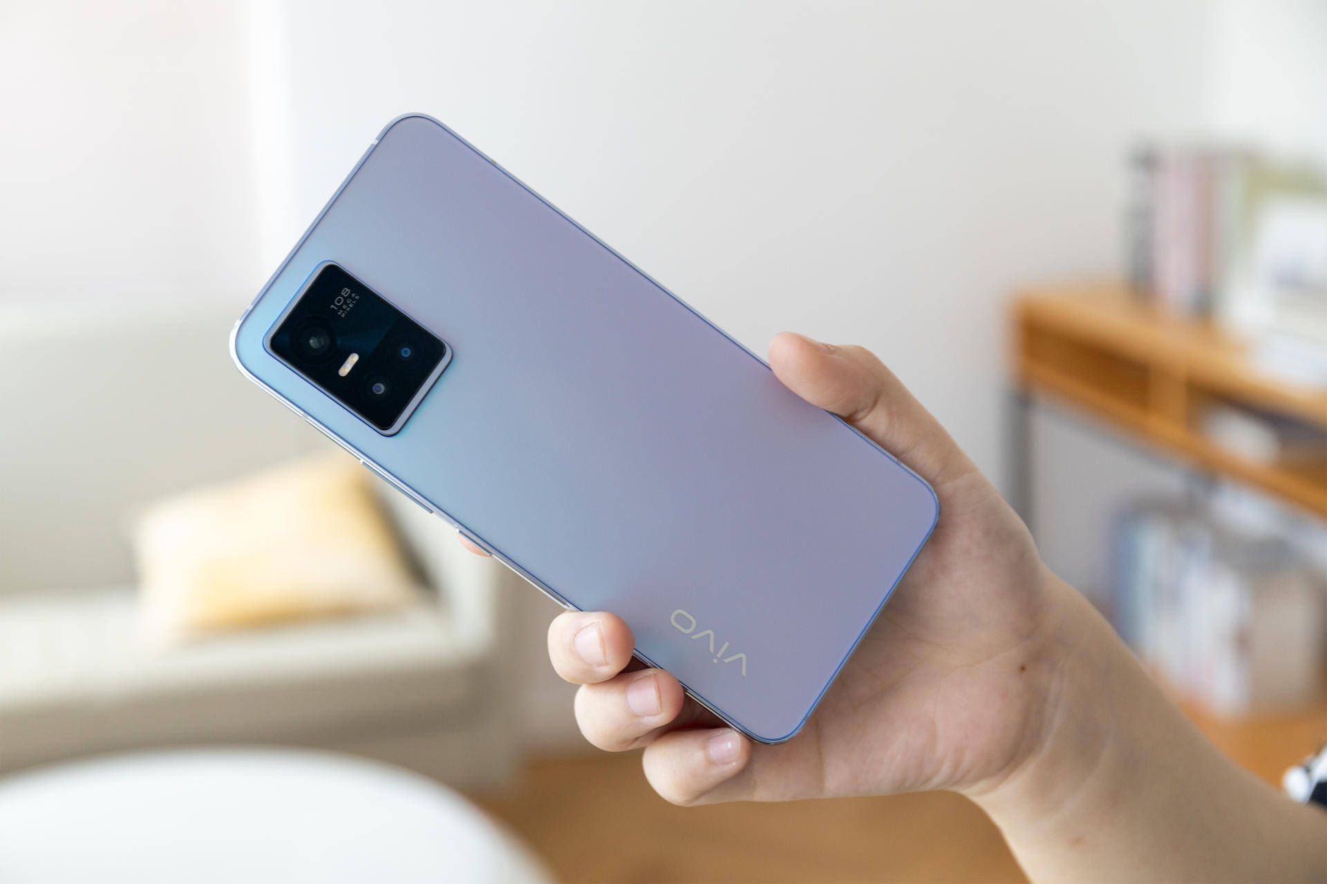 自拍手机推荐vivos10pro自拍美颜效果更美更自然