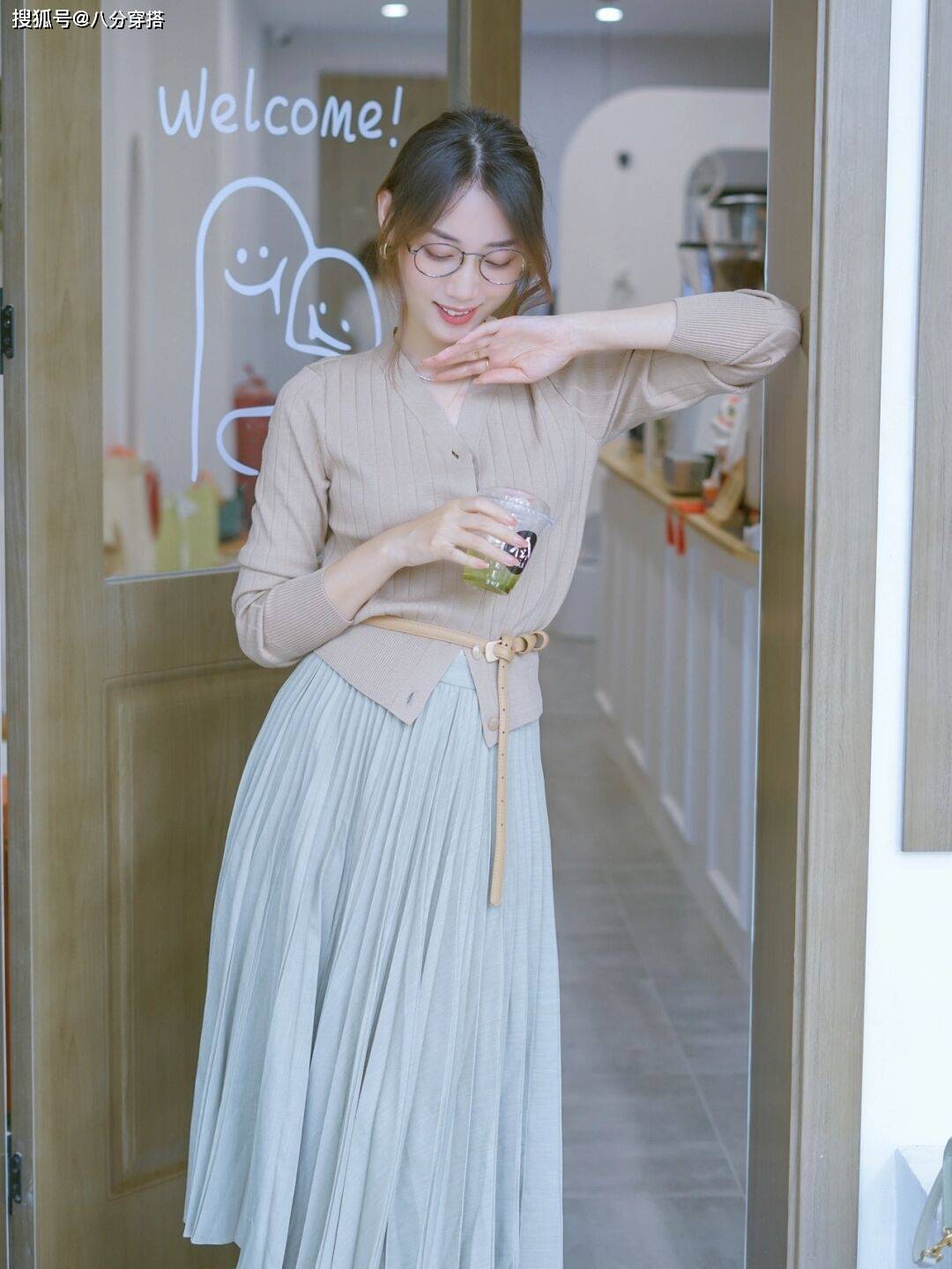 设计|穿衣懂配色,气质提升一大截,这几种配色方法简单日常又显白