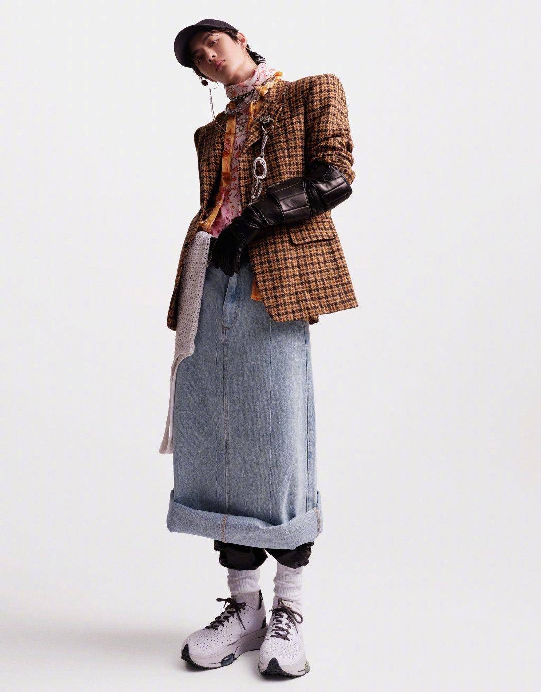 内卷|吴亦凡带火的裙装look还不过时？格纹蕾丝一样不少，丝毫不觉阴柔