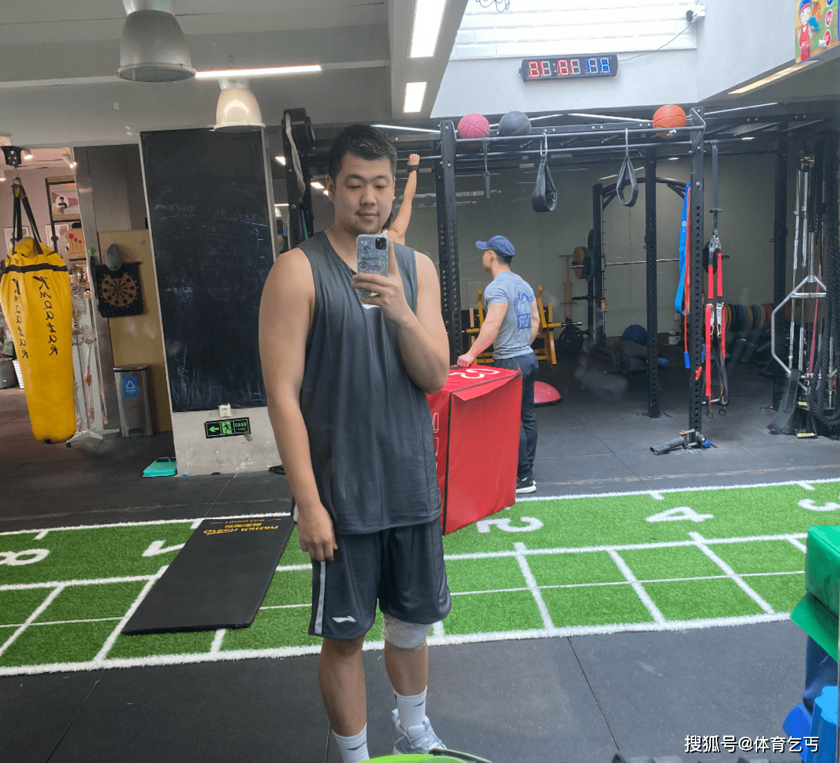 离别:八一名将宣布退役,时代的记忆,已经和我们渐行渐远_余晨