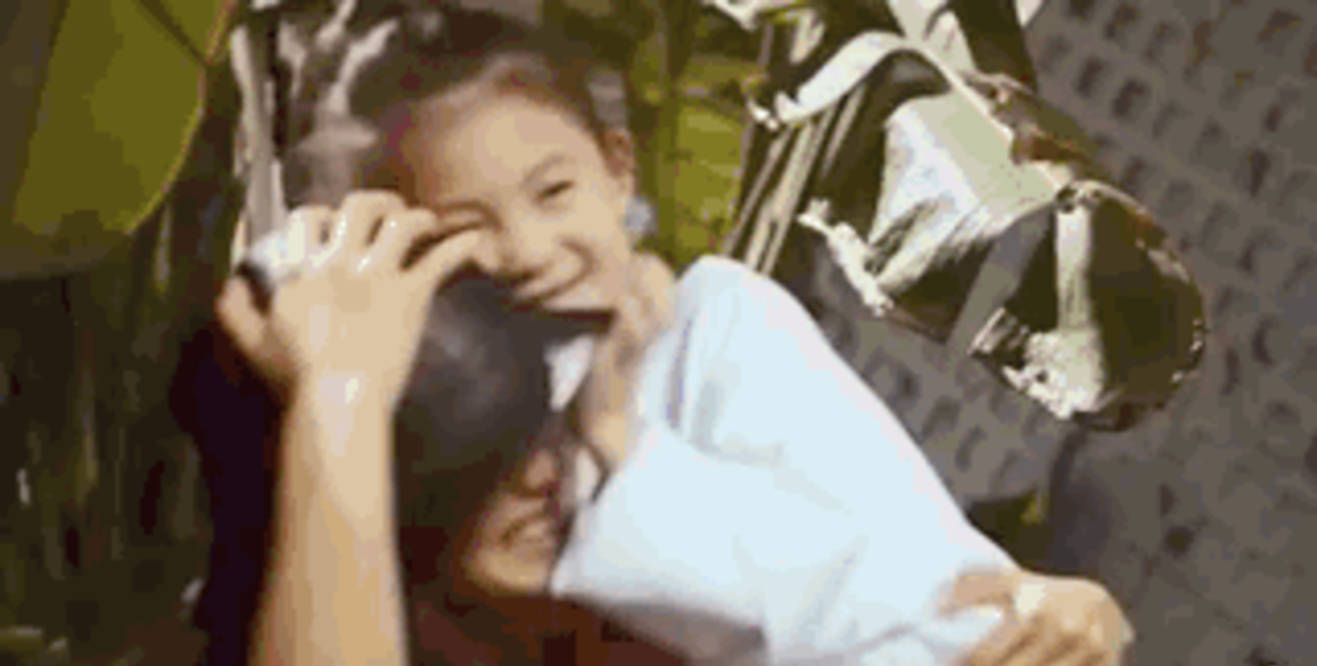 秦舒培|陈冠希女儿绘画作品被融入到服装里,销售所得将捐赠,正能量满满