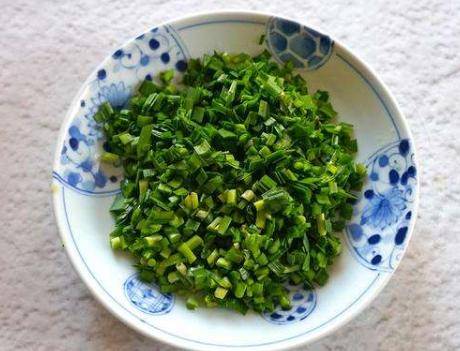 盒子|1碗面粉1把韭菜，教你秘制做法，比韭菜餃子簡單，比韭菜盒子好吃