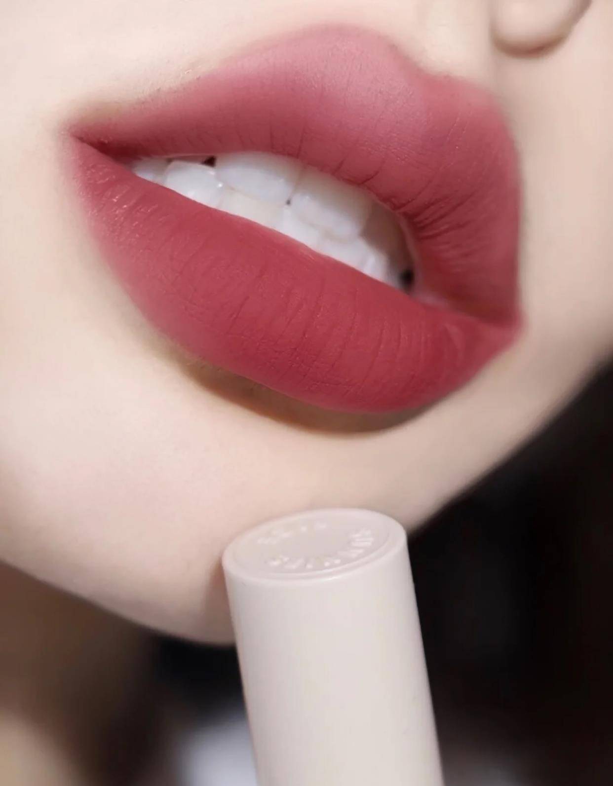 豆沙|适合日常的清淡口红，这4支豆沙色不容错过，显白高级轻松抬气质