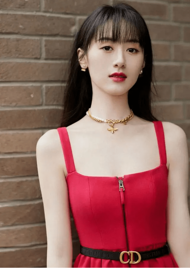 老九|甜美可人的袁冰妍，气质高级，可盐可甜