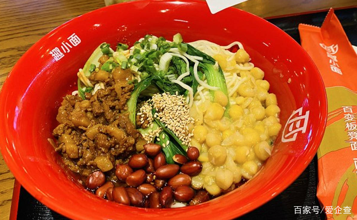 陆正耀面馆开业趣小面商标被抢注