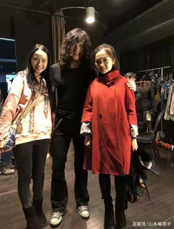 大戏|林妙可毕业大戏！身材发福披斗篷像一米五，娃娃脸演女主却像丫鬟