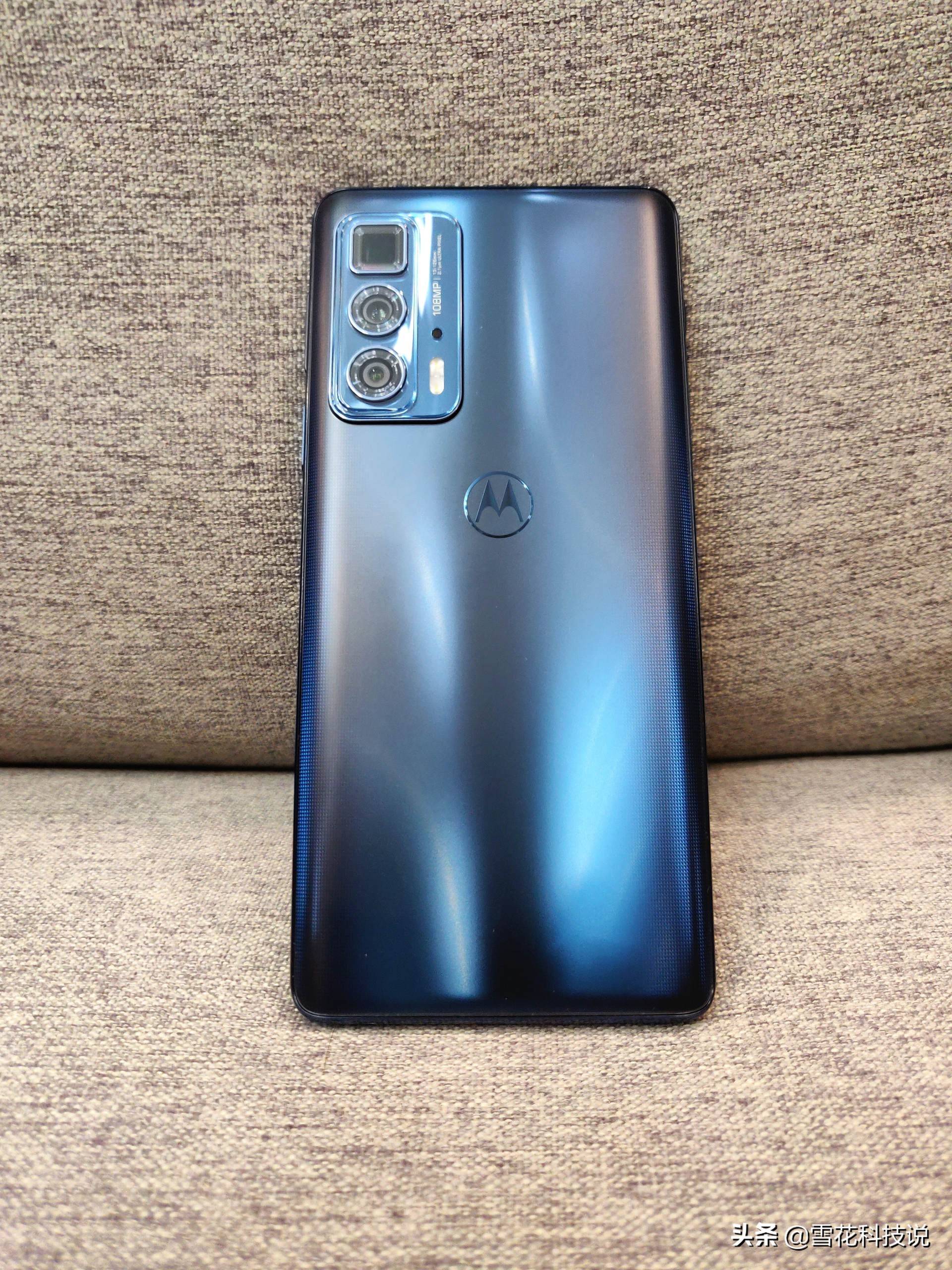 外观方面对于前不久刚刚发布的motorola edge s pro 是摩托罗拉手机又