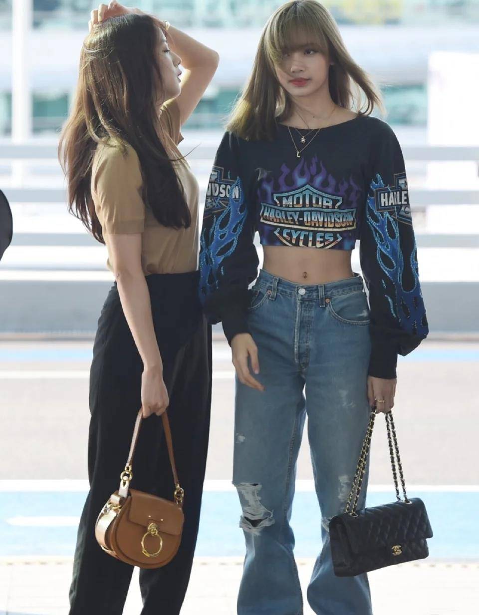 什么|夏天乱穿衣也不能少露脐装，Lisa穿的太棒，我真不嫉妒她51cm的腰