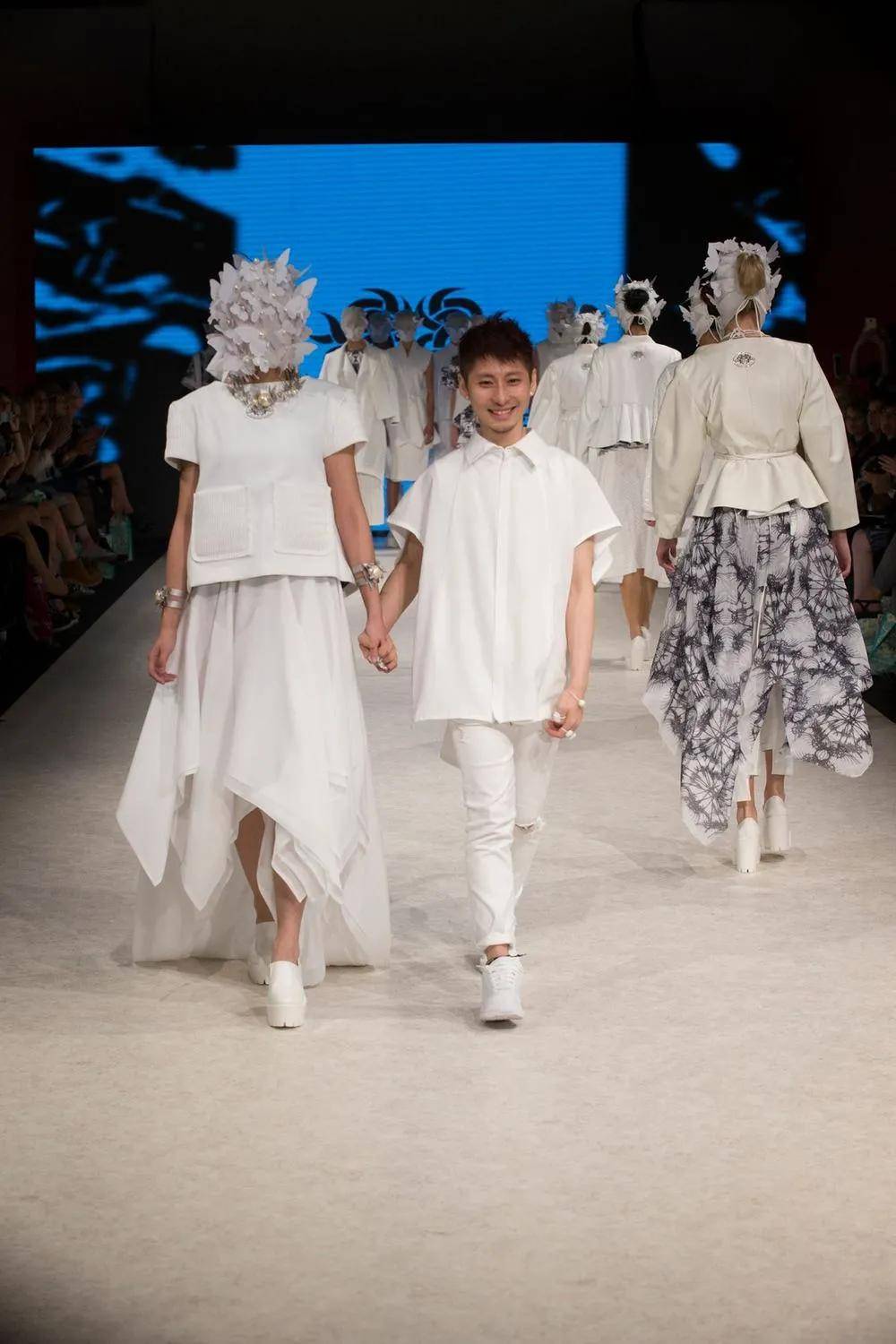 文化|打造Angelababy、倪妮霸榜仙女裙的设计师,进入时尚圈竟是偶然?