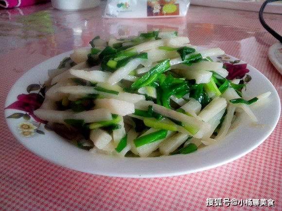 做法|秋天的韭菜，换种新做法，吃了上顿想下顿，要多香有多香，特过瘾