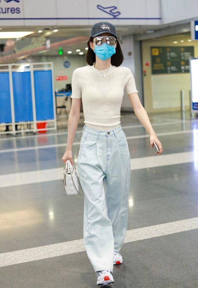 身材|还在抱怨牛仔裤“烂大街”？想要平庸变时髦，先从选款开始