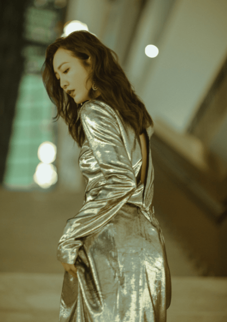 黑色|有种“相同品味”叫杨幂王鸥,穿同款红裙现身,终于懂了刘恺威