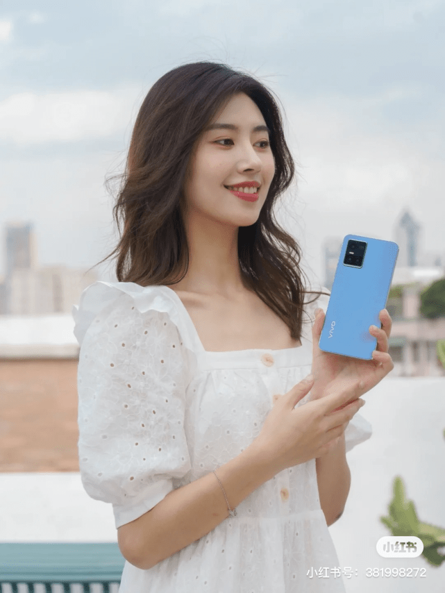 前置|手机有美颜功能就能“吃遍天”？vivo S10 Pro不选择“投机”
