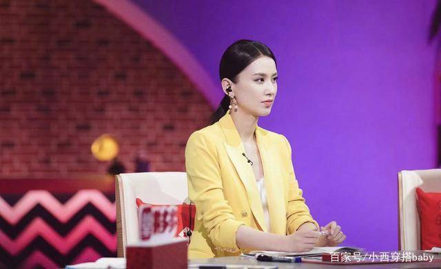 设计|黄圣依荧光黄西装造型A到爆，U型耳环好飒，一点也不像两个娃的妈