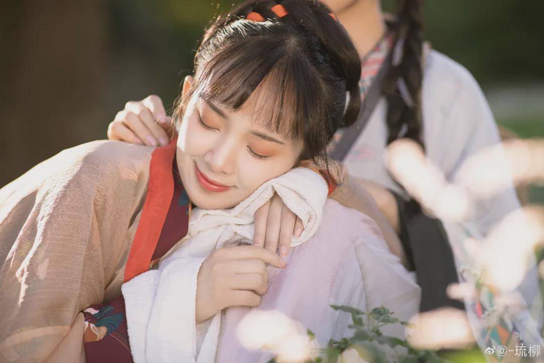 摄影|汉服小仙女：待到山花烂漫处