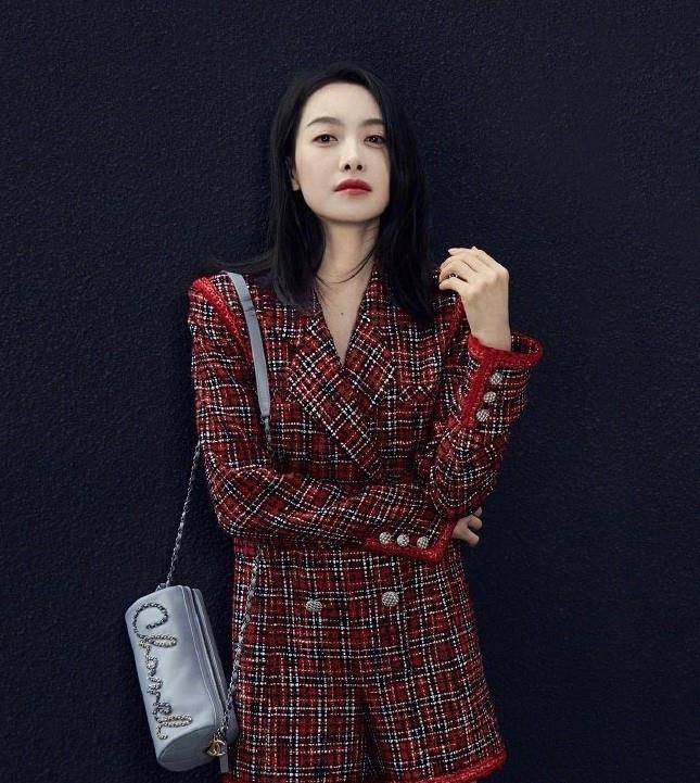 名媛|“小香风”外套火了，关晓彤唐嫣都在穿，时髦气质像名媛