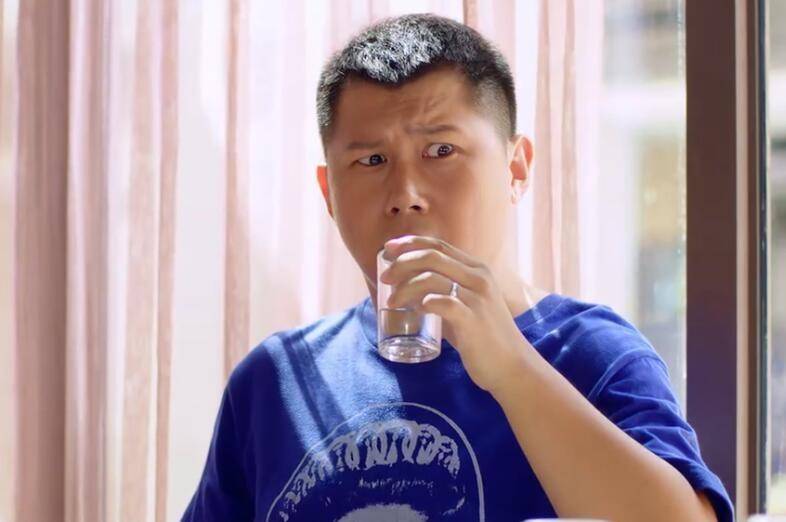 因为|何沄伟新剧挑战“武大郎”，开局就喜当爹，张嘉益闫妮等戏骨客串