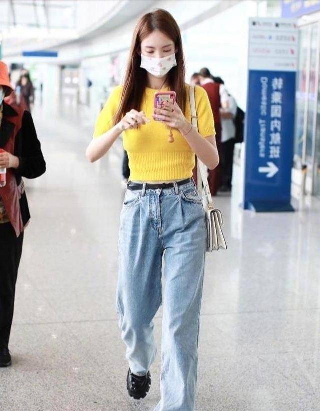 下半身|金晨太瘦了,穿紧身针织衫也没有看到曲线,但时髦感依旧让人羡慕