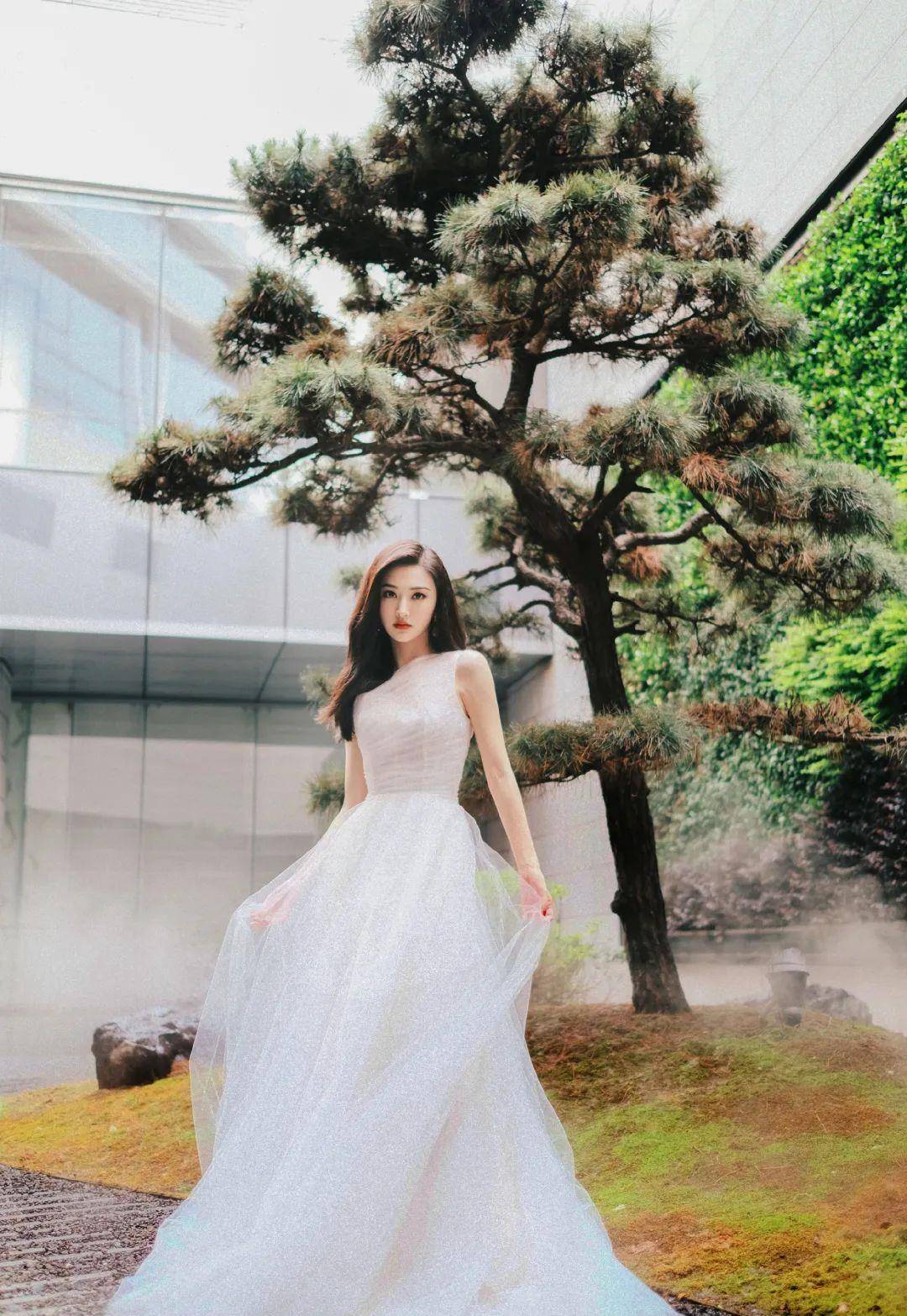 景甜|陶虹景甜的深V造型,真的又美又大胆