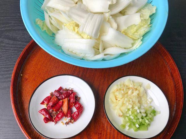 酸辣白菜怎么收汁 842c44e9bf364caaa9d1c31ed75a3cbf.jpeg