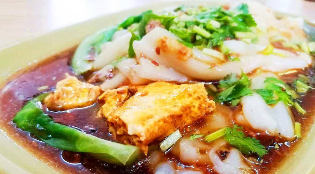 冷面|广东人早餐必备的肠粉，为啥在北方卖不火？网友：烤冷面更好吃