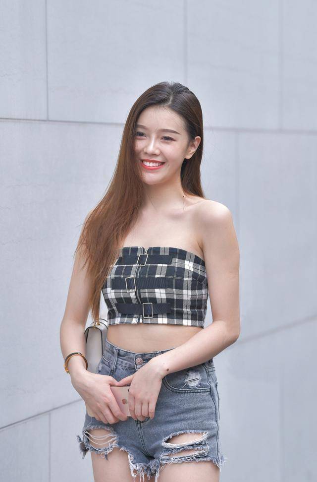 显得|瑜伽裤展现休闲的慵懒气息,增添女性甜美气息,好看又不简单