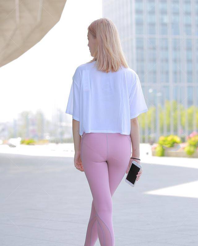 怎么样穿衣服又舒服又有气质 b49d02a604984216a9071ced10bf0170.jpeg