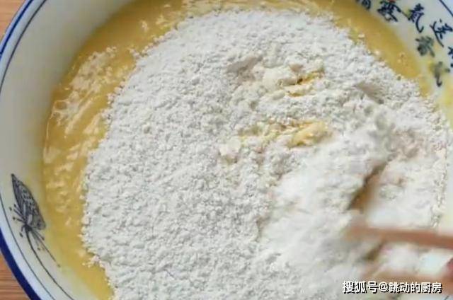 做法|一碗玉米面，一个青椒，简单一做，10分钟出锅，大人孩子都爱吃