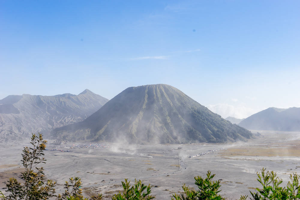 前往布罗莫火山探险,行程大概是怎么样的?