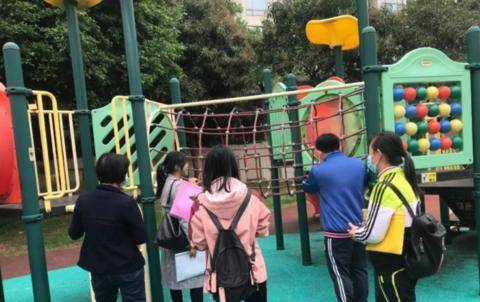 事件|又一次血的教训！幼儿园安保问题暴露无遗，谁来救救我们的孩子？