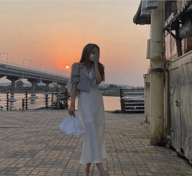 夏天|夏天流行的韩系穿搭，可甜可撩！
