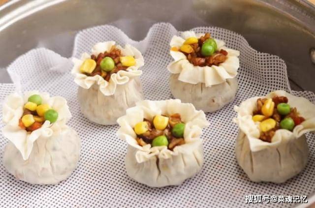 烧卖怎么做又软又香 eacdc47575b14bbea92c8c3c46debbb0.jpeg