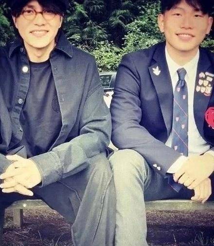 色调|陈坤儿子18岁庆生，穿西装打领带帅气十足，妈妈依旧没来周迅来了