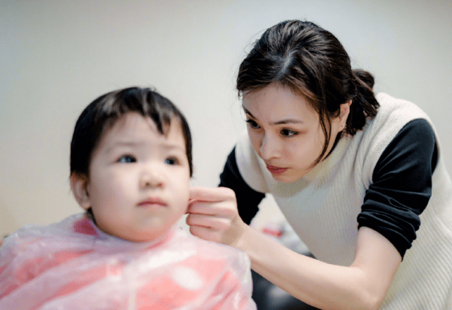 生活|吴敏霞分享孕期生活，透露怀二胎孕吐厉害，前三个月还瘦了两三斤