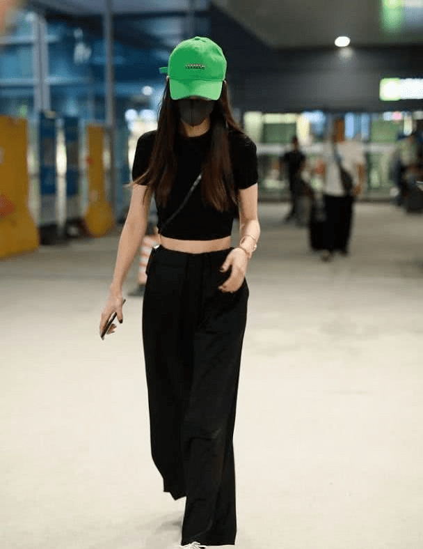身材|Angelababy到底有多瘦，穿小码牛仔裤都撑不满，1尺6腰太抢镜