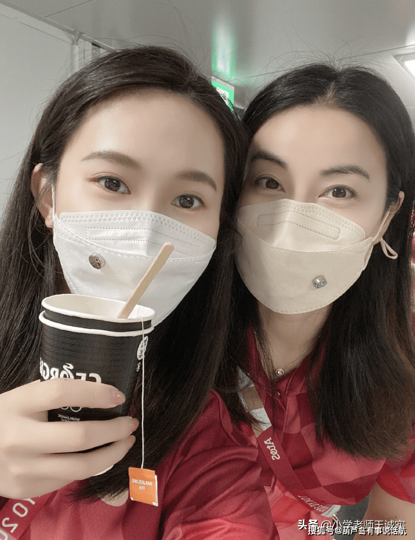 喵姐和小高做假水 86f7ed404bc642bfa128eac27bb91268.png